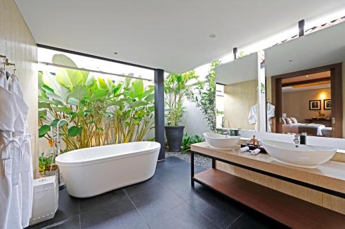 Kamar mandi di Pantai Indah Lagoi Bintan