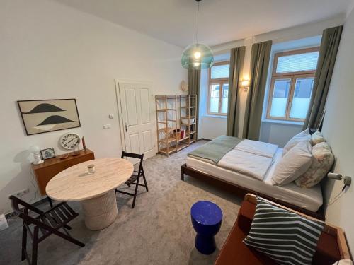 Charming Studio with Patio