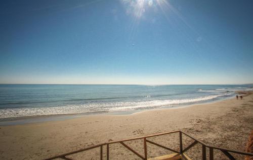 Stunning Apartment In Torrevieja