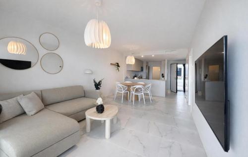 Stunning Apartment In Torrevieja
