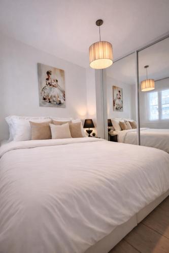 Luxury Cannes Suite Terrace Walk to Palais