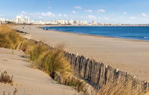 1 Bedroom Amazing Apartment In La Grande-Motte