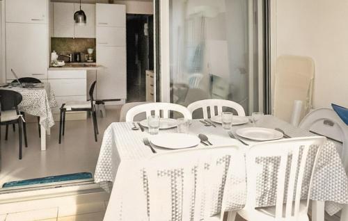1 Bedroom Amazing Apartment In La Grande-Motte