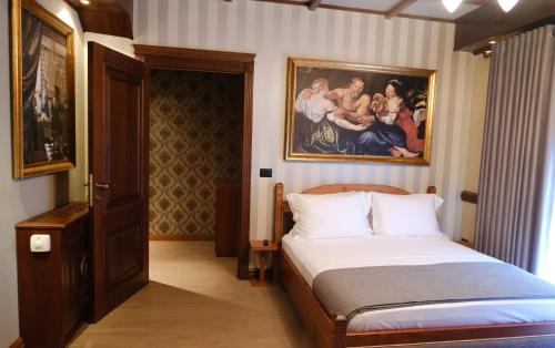 Kevin's Room 103 - Tirana, Albania