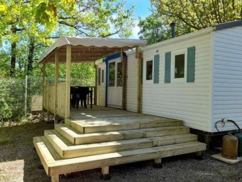 Mobil-home Douillet 4 Pers. avec Terrasse - API-1-52-1953