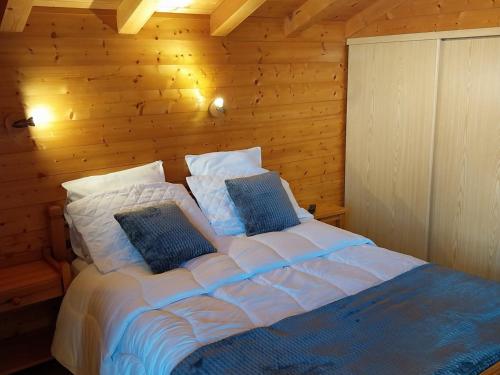 Chalet spacieux avec Wi-Fi et parking, animaux admis