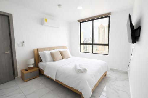 Modern 1BR with Sea View Prime Location