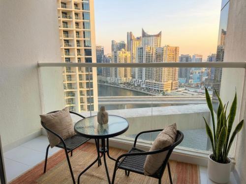 Studio with Pool & Canal Views - Near Dubai Mall - Downtown