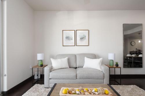 West Hollywood Chic Apartment photo 24