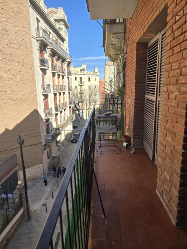 little 3 bedrooms apartement barcelona center