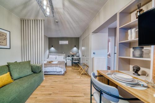Modern City Studio with Balcony Columbus Apartment