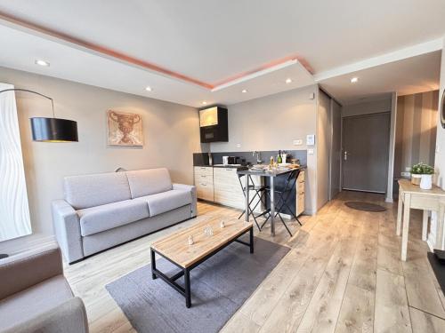 L'écrin Urbain studio chic et lumineux avec Balcon