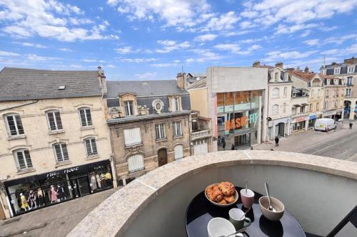 L'écrin Urbain studio chic et lumineux avec Balcon