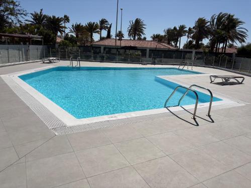 Santa Barbara Tropical