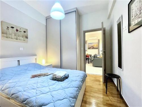Elegant & Modern Flat Near Panathenaic Stadium