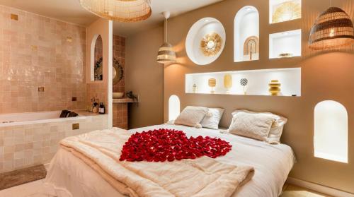 Suite Marrakech avec balnéo privative Love Room romantique proche Toulouse