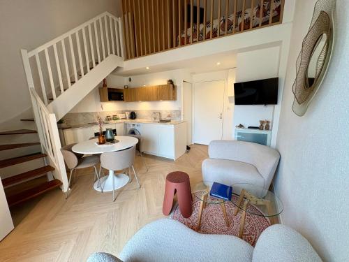 Appartement pieds dans l eau vue mer