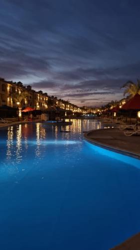 الشالية في السخنه طريق السويس