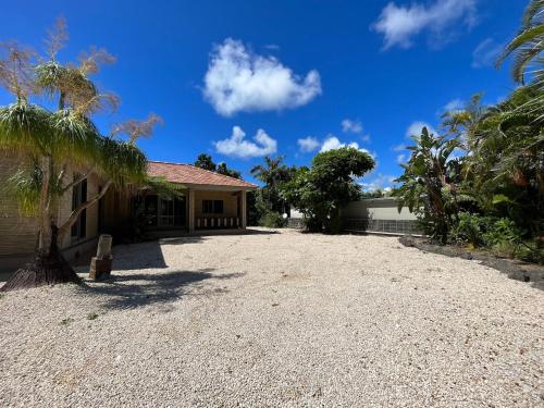 Beachfront Villa kanistel
