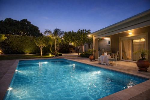 Sea Breeze & Nature villa heated pool