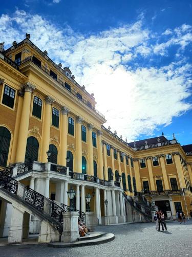 Apartment Schönbrunn - geräumig und liebevoll dekoriert in Zentrumsnähe