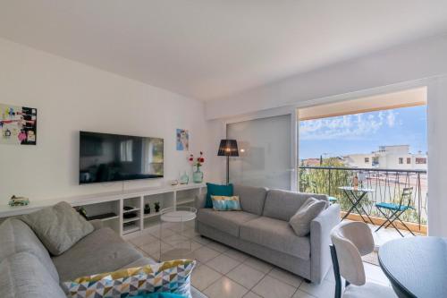 Two bed - Walk to the beach