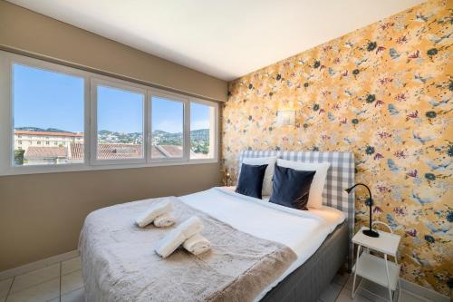 Two bed - Walk to the beach