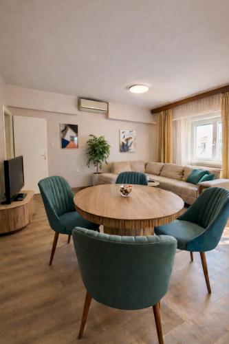 Foto Balkan Beauty Stays by He-Ra Apartments Skopje 1