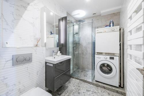 Two Bedrooms - 250m to the beach