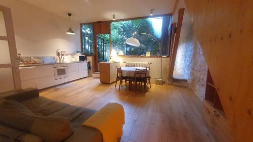 Charmant appartement en rez-de-chaussée avec patio arboré !