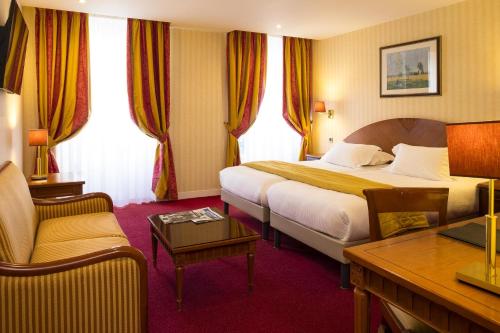 Hotel Imperial Paris Image