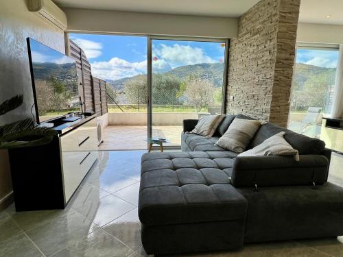 Magnifique appartement avec terrasse et piscine