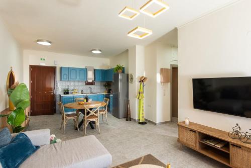 3 Sails - 2BR on Venetian Harbour with Balcony