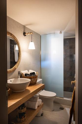 3 Sails - 2BR on Venetian Harbour with Balcony