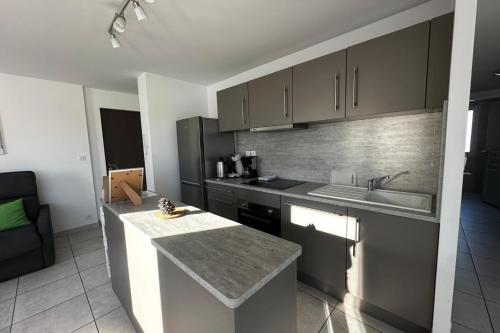 La Roselière Two-bedroom apartment with terrace and garage