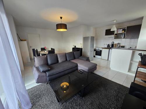 T2 Climatisé - Balcon & Parking Privé