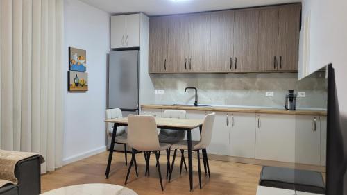Tirana Myslym Shyri Central Apartment