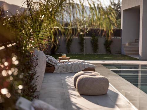 Avascanto Villa, An Architectural Gem with Heated Pool By MindYourVilla