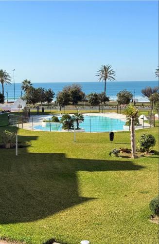Apartamento Marea en primera línea de playa en La Barrosa con vistas al mar