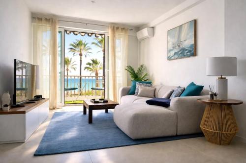 Luxury Beachfront 2BR Promenade des Anglais