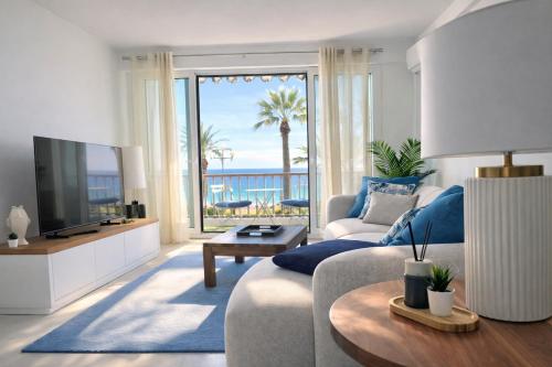 Luxury Beachfront 2BR Promenade des Anglais