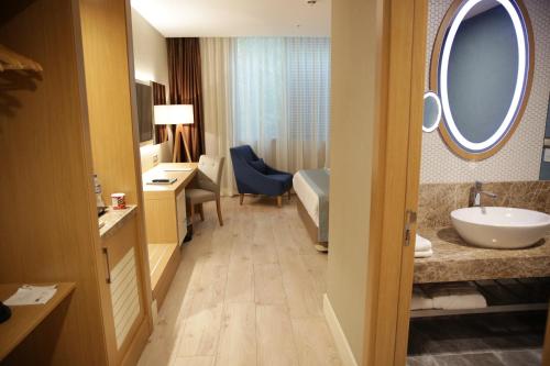 Un baño de The Ankara Hotel