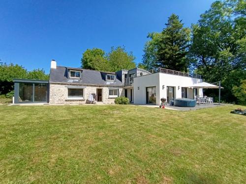 Maison de 200m2 proche Bénodet avec jardin privé