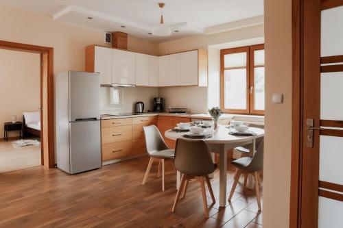 UP ROOMS II - Targi Domek
