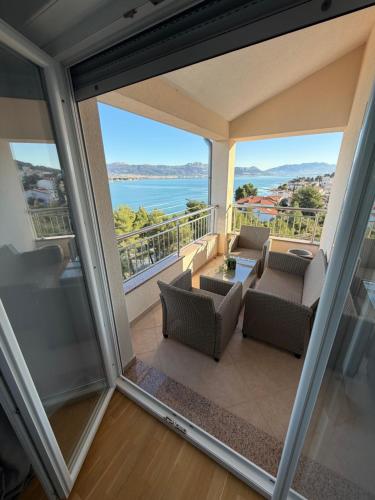 Apartment IslandSea - high end retreat with breathtaking sea views