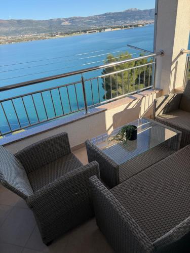 Apartment IslandSea - high end retreat with breathtaking sea views