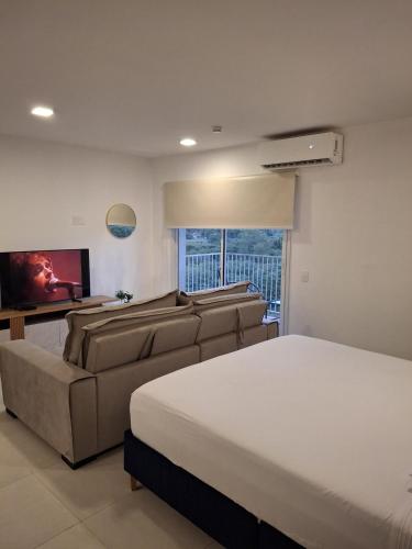 Легло или легла в стая в Resort apartment, airport area