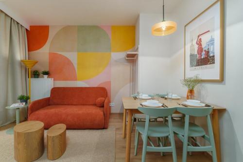 Stylish 3BR with Sauna by Metro