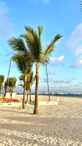 Vista del Sol Pool and Beach los Corales Rd