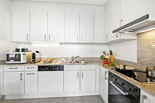 Locarno Centro Apartment 2BR with Private Garage - Happy Rentals